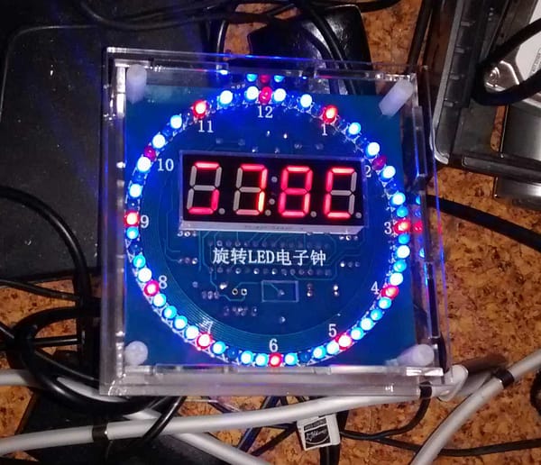 Kit montar relógio digital rotativo led termômetro com case