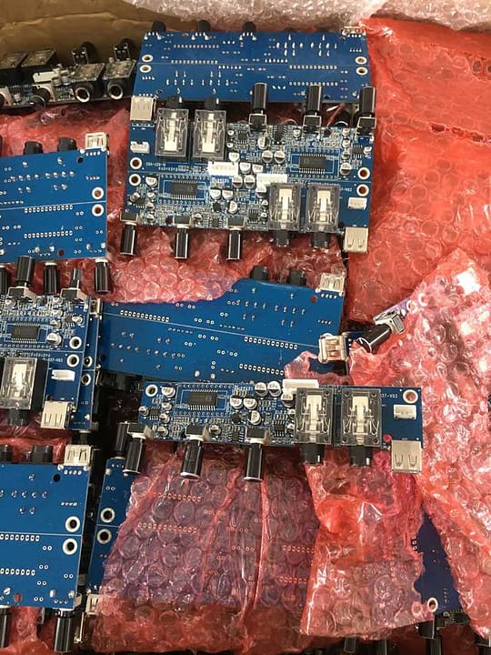 Pré-amplificador microfone estéreo com eco ci es56031s
