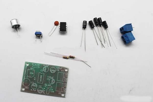 Kit para montar amplificador com lm386 e microfone eletreto